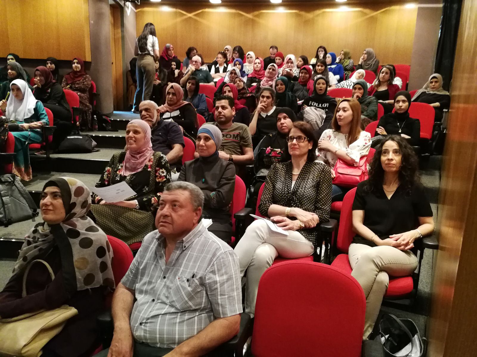 المعهد الأكاديمي العربي للتربية في كلية بيت بيرل يبحث تحدّيات التربية العملية عبر حوار تربوي بين الطلاب والمعلمين والمرشدين
